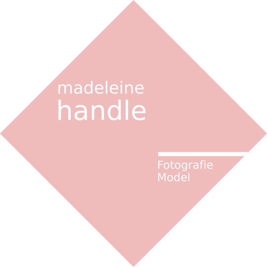 Madeleine Handle - Model - Fotograph